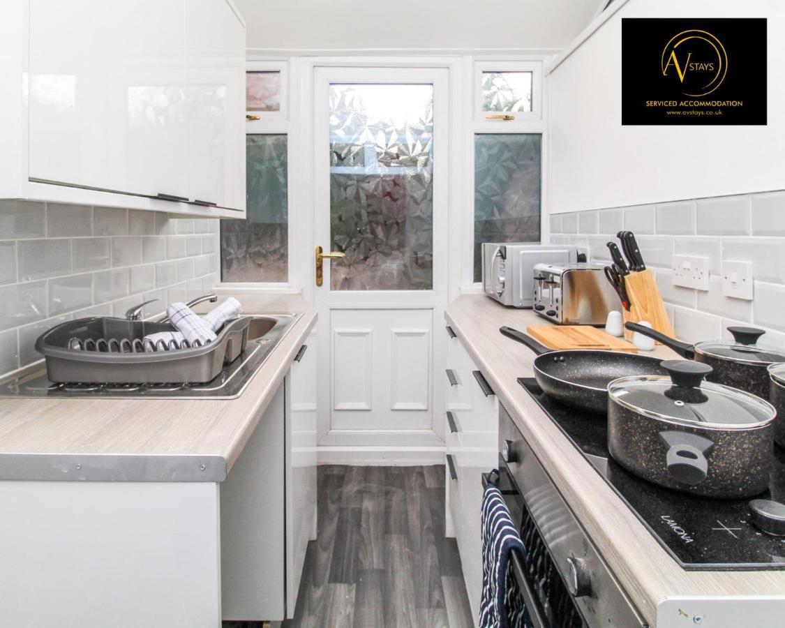 Modern House By Av Stays Short Lets & Serviced Accommodation St Helens St Helens  Eksteriør bilde
