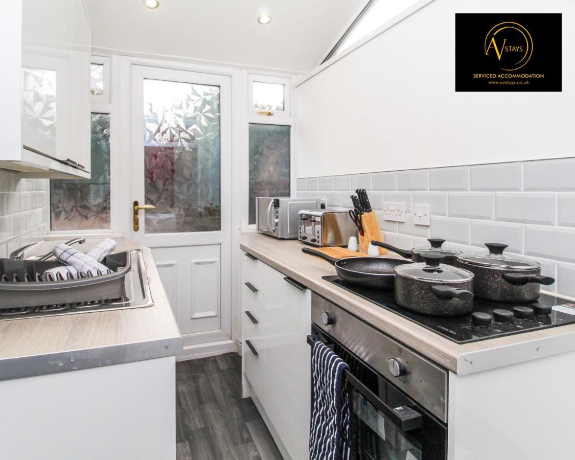 Modern House By Av Stays Short Lets & Serviced Accommodation St Helens St Helens  Eksteriør bilde